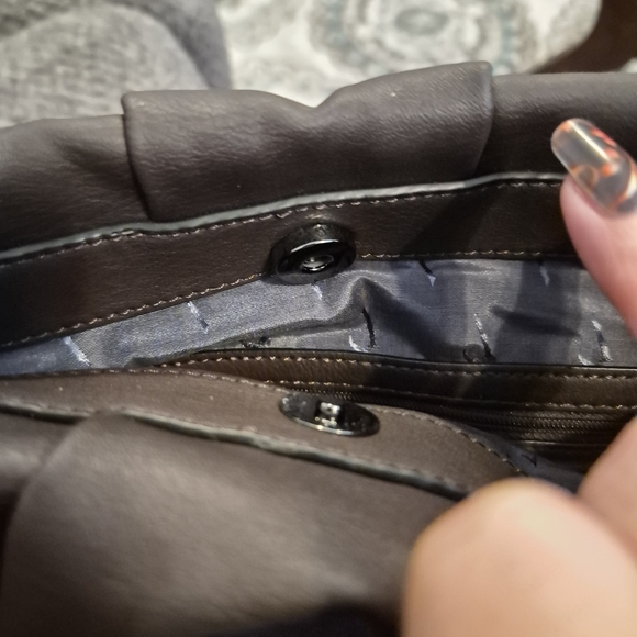 Simply Vera Vera Wang Black and Brown Shoulder Bag - Picture 5 of 7